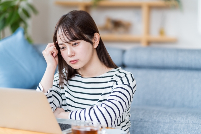 自律神経失調症で悩んでいる女性